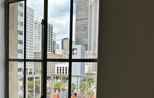 2 beds, 1 bath, 850 sqft, $2,200, Unit 604