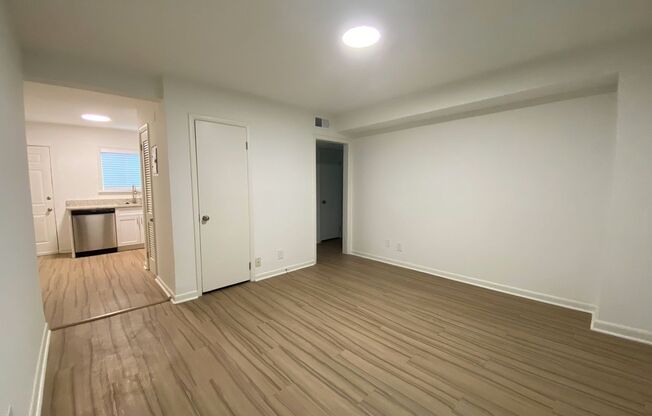 2 beds, 1 bath, 850 sqft, $1,620, Unit 497-D19