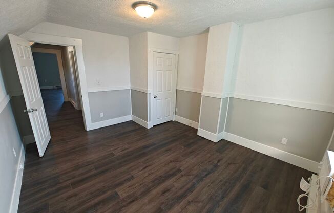 2 beds, 1 bath, $995