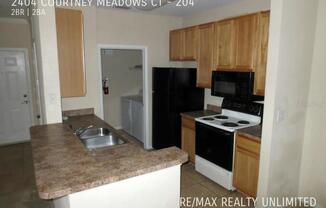 2404 COURTNEY MDWS CT