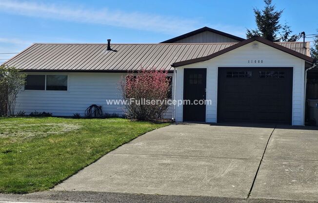Charming and Updated Rambler 3 br. Fairwood Rambler w/large yard