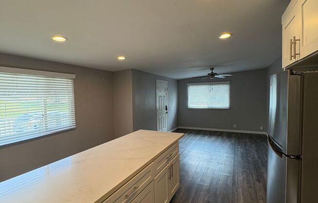 4477 Hilltop