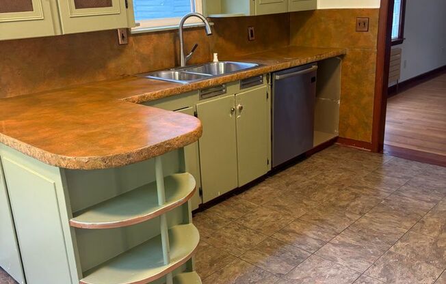 Beautiful 1908 Craftsman home for rent!