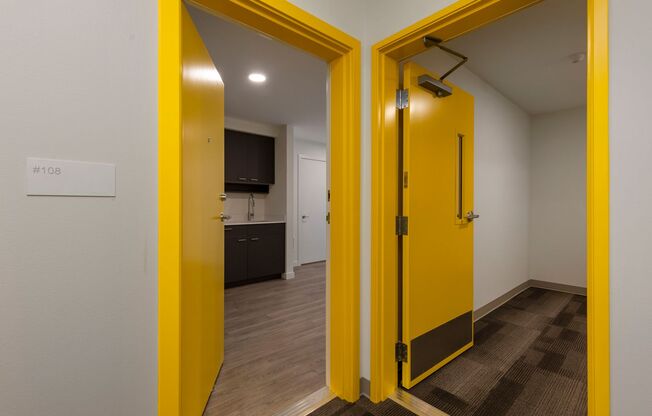 Studio, 1 bath, 250 sqft, $1,145, Unit 108