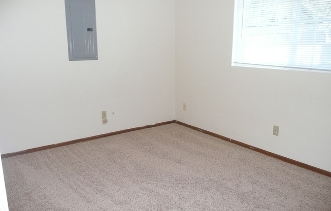 3 beds, 1 bath, $2,495