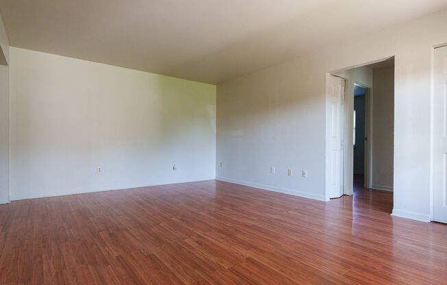 2 beds, 1 bath, 800 sqft, $850, Unit Unit 38