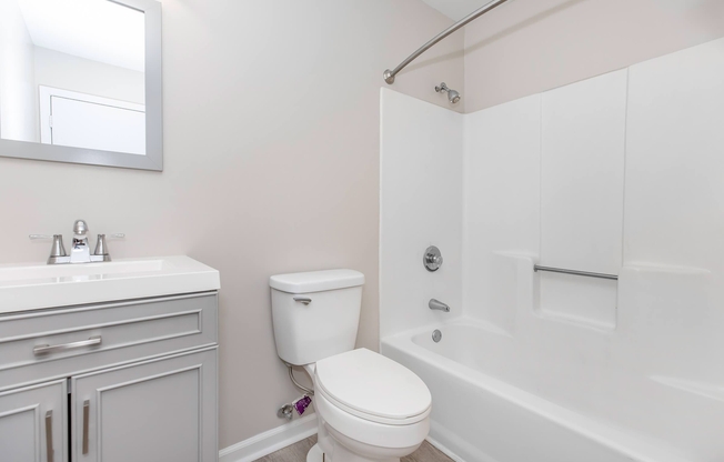 2 beds, 1.5 baths, 885 sqft, $1,194