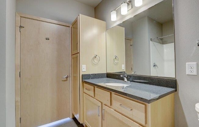 2 beds, 2 baths, 972 sqft, $2,250, Unit 313