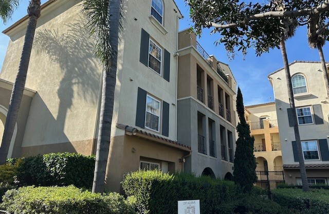 2 beds, 2 baths, 1,090 sqft, $4,475, Unit 120