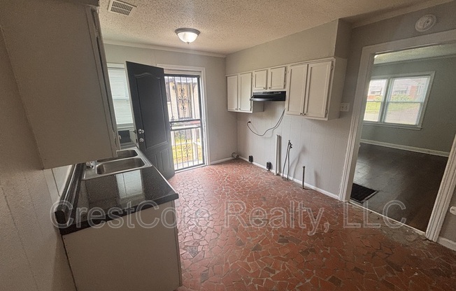 2269 LONGSTREET DR