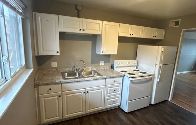 2 beds, 1 bath, 750 sqft, $1,045, Unit B08 1052 10