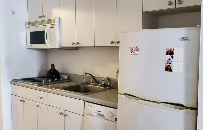 52 E 13 ST