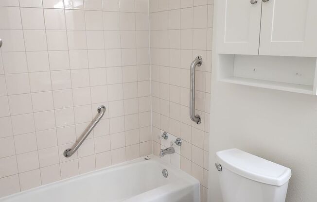 3 beds, 1.5 baths, 1,100 sqft, $1,500, Unit 3263A