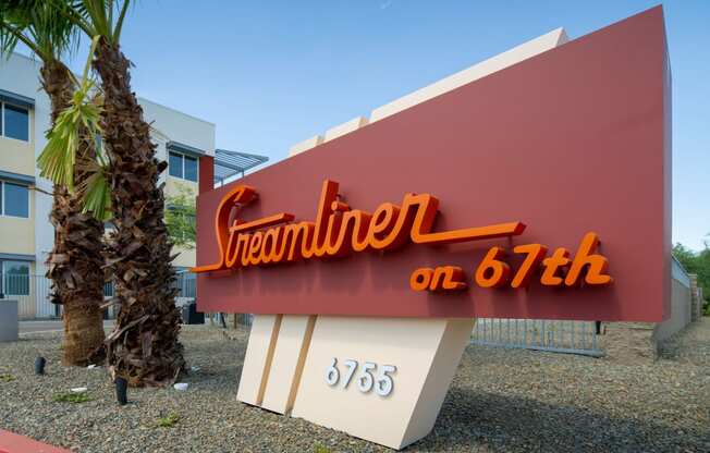 Monument sign of Streamliner 67th in Phoenix Arizona