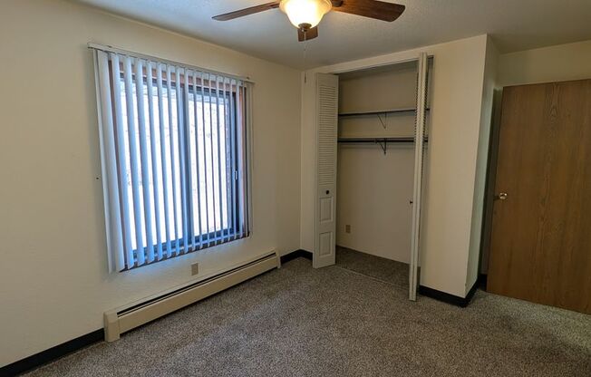 2 beds, 1 bath, 970 sqft, $1,149, Unit FB   4105