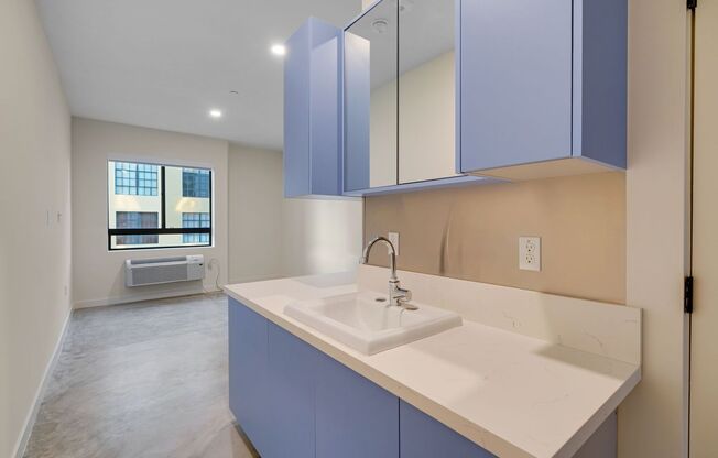 Studio, 1 bath, 290 sqft, $1,545, Unit 453