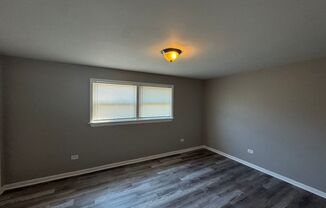 2 beds, 1 bath, $1,860, Unit 8223-2