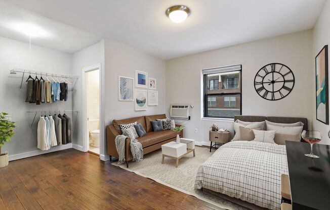 Studio, 1 bath, 350 sqft, $849, Unit Unit 212