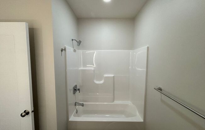 2 beds, 2 baths, 957 sqft, $1,725, Unit 417 - B1120 Corner Unit