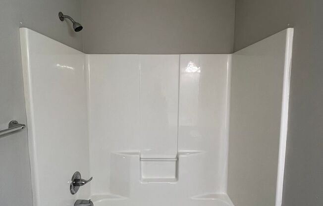 2 beds, 2 baths, $900, Unit 406B