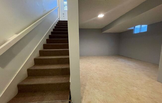 2 beds, 1 bath, 1,672 sqft, $2,145, Unit 11630