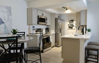 1 bed, 1 bath, 717 sqft, $950