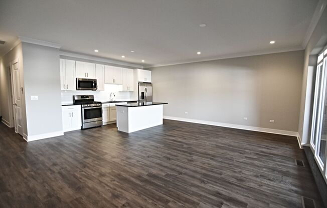 4 beds, 2.5 baths, 1,500 sqft, $4,900, Unit 927-104