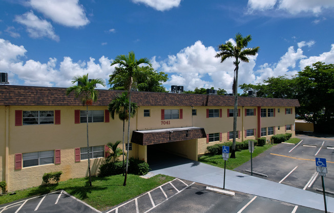 Brisa Apartment Homes