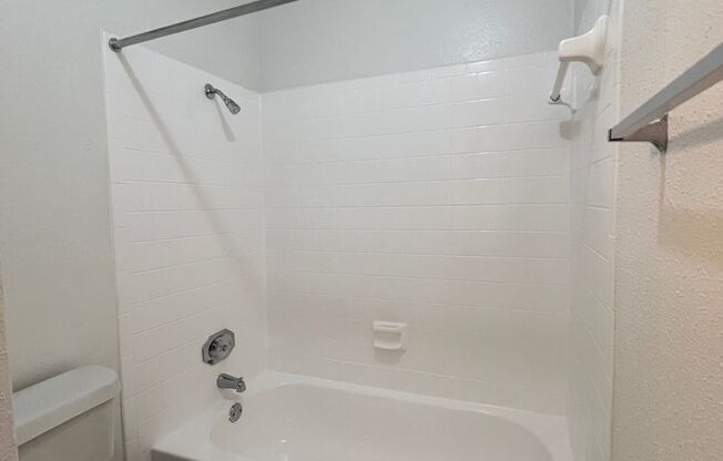 2 beds, 2 baths, 1,000 sqft, $1,315, Unit 1009