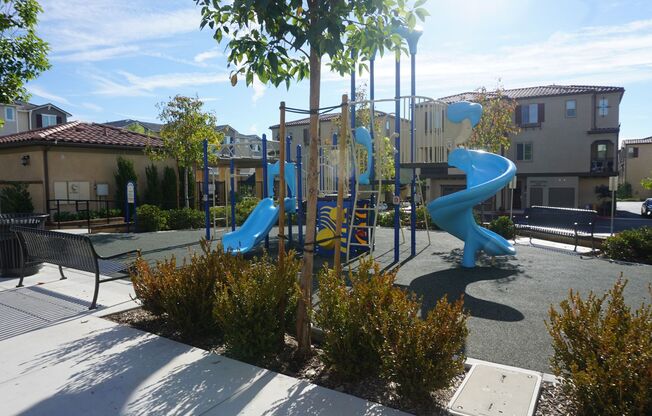 Beautiful 2 Bed 2.5 Bath End Unit with Loft in Yorba Linda