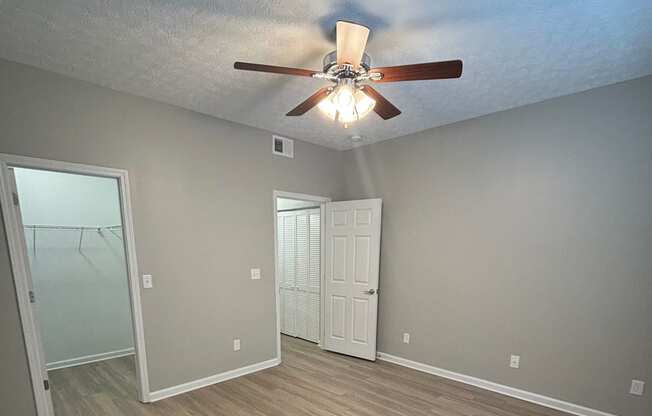 Fenwick Place Apartments in Louisville, KY 40220 - bedroom 2