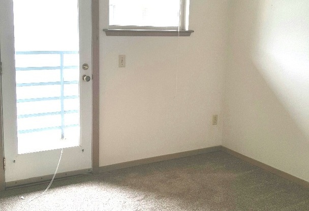 2 beds, 1.5 baths, 1,185 sqft, $3,045, Unit 304