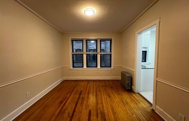 1 bed, 1 bath, 695 sqft, $1,695, Unit 810-1L