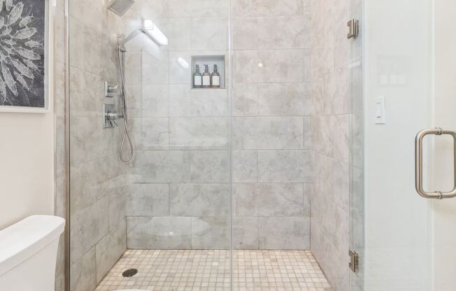 1 bed, 2 baths, $1,799, Unit 404