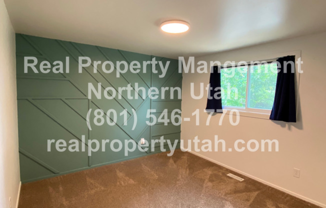 Large 4-bedroom home in Layton Available Now!