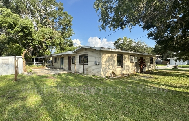 427 COUNTRY CLUB DR
