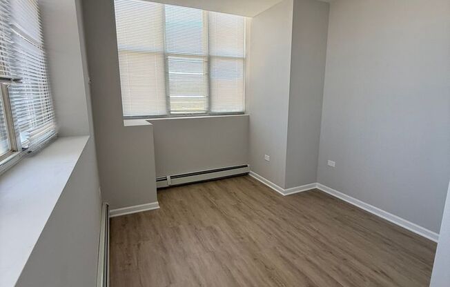 2 beds, 1 bath, 1,050 sqft, $2,100, Unit Pent House