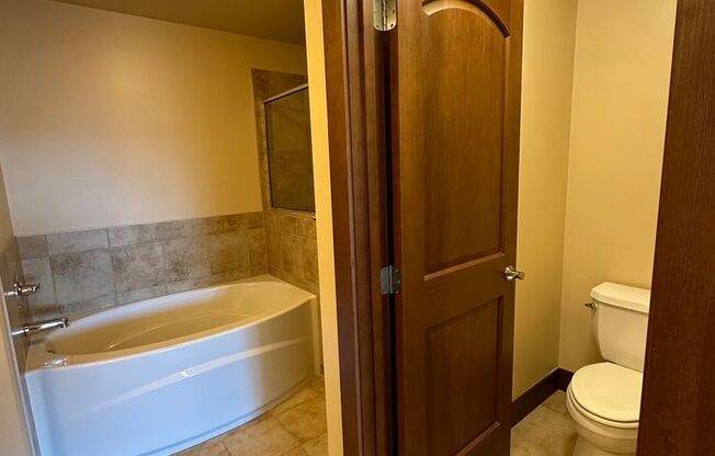 2 beds, 2 baths, 1,262 sqft, $3,595, Unit 206