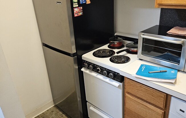 Studio, 1 bath, $2,350, Unit B4