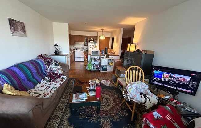 1 bed, 1 bath, $1,015, Unit 9