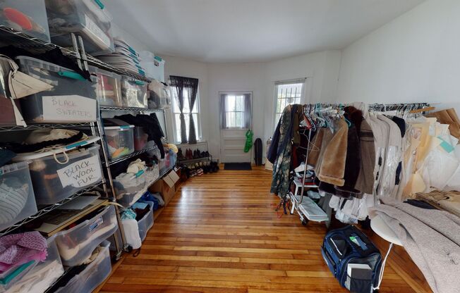 2 beds, 1 bath, $1,995, Unit Unit 2 (1st Fl)