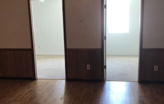 2 beds, 1 bath, $650, Unit 534-5th Ave N, Apt 2