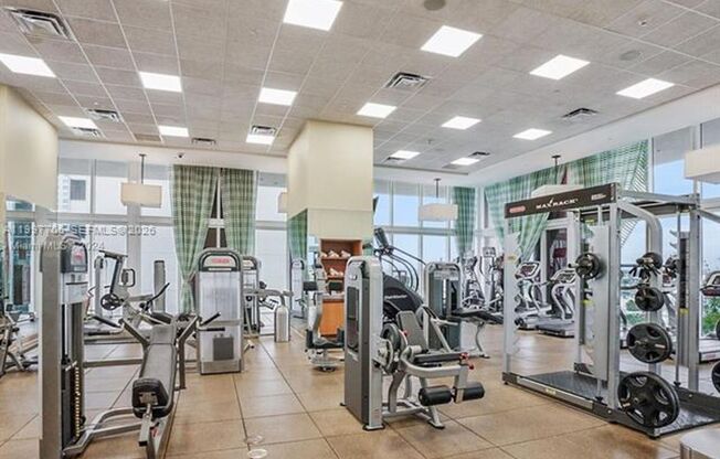 1 bed, 1 bath, 800 sqft, $3,400, Unit 50 Biscayne Blvd # 1907