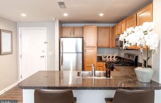 Bright Large 1BR with Parking, Minutes from Waterfront Metro!