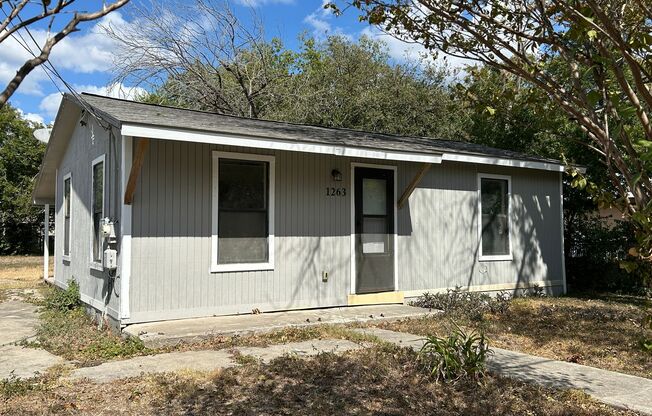 Cozy 2bed/1bath - Division Ave. & Nogalitos St.