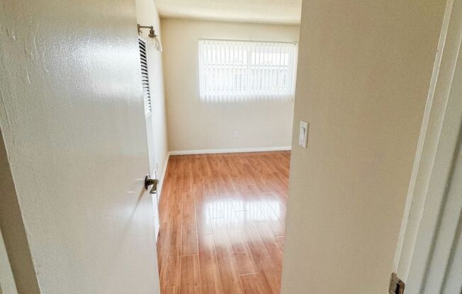 1 bed, 1 bath, 700 sqft, $1,900, Unit 18