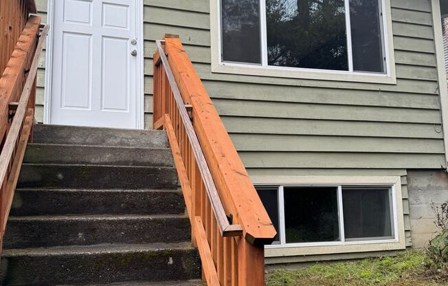 Spacious 4 Bedroom in Beacon Hill! Lots of Updates, Perfect Location!