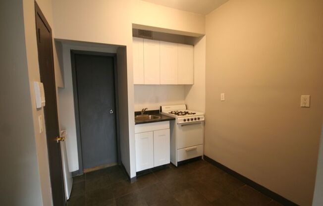 Studio, 1 bath, $2,590, Unit 404