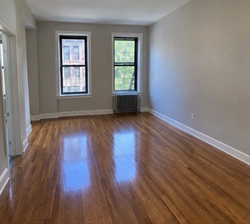 2163 W 10 ST