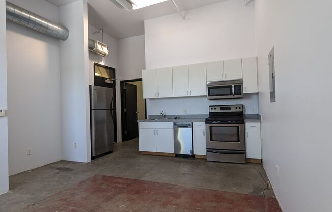 Studio, 1 bath, 669 sqft, $1,245, Unit 420